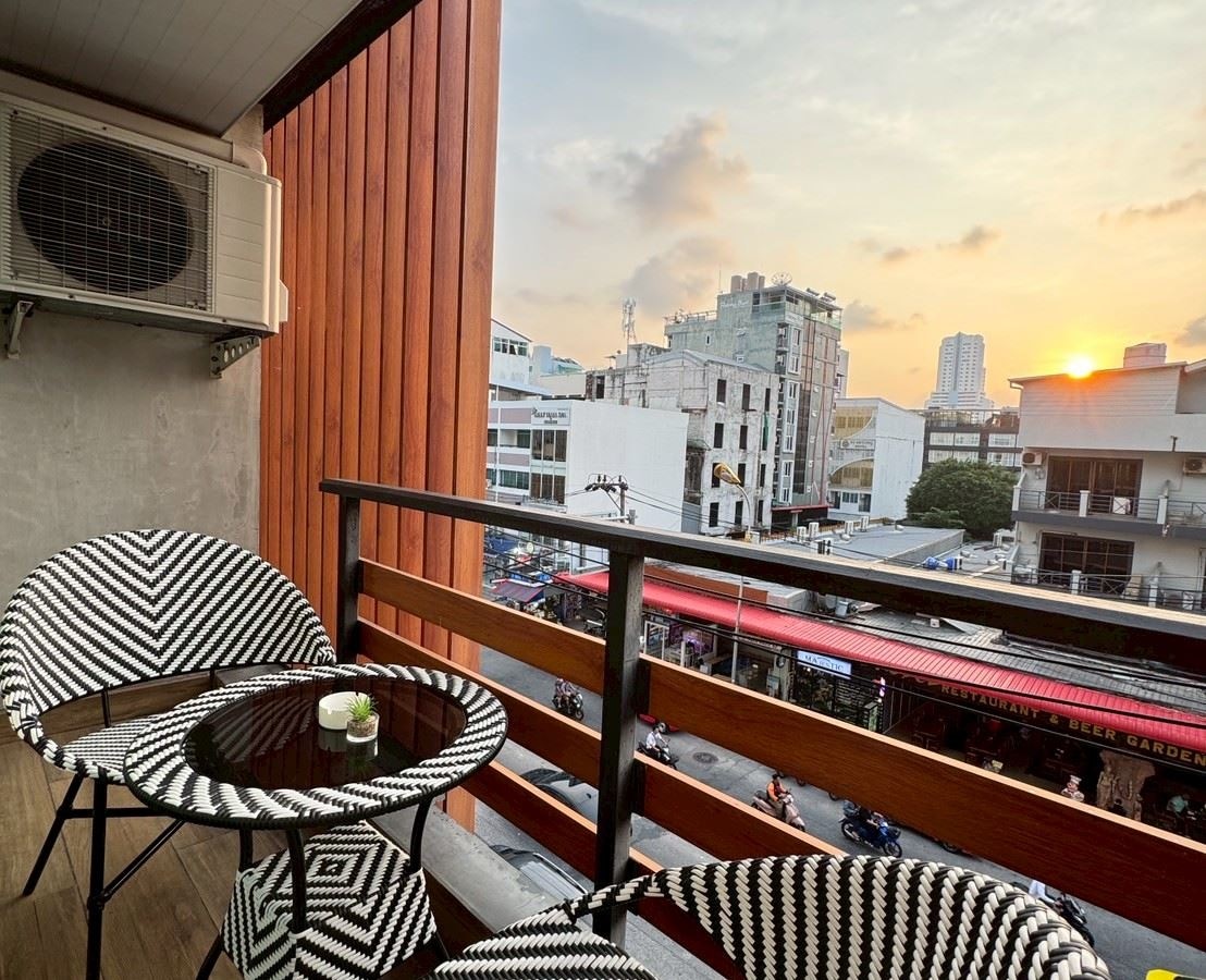 rooms-deluxe-twin-city-view