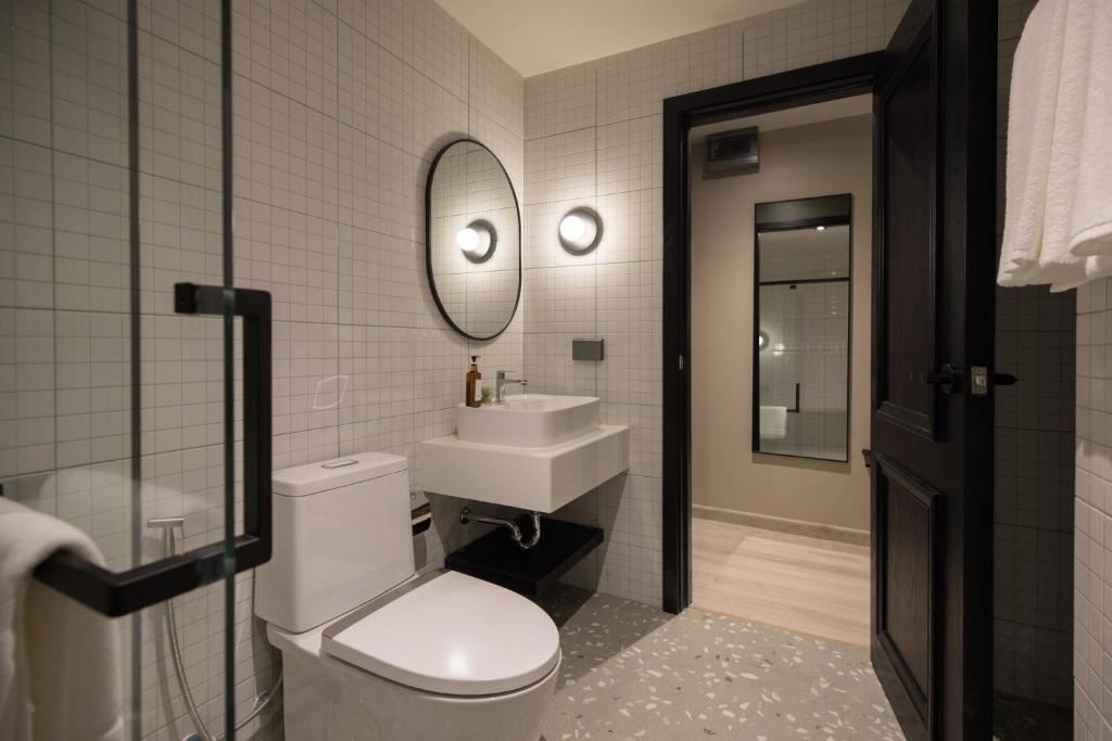 rooms-family-conexting-room