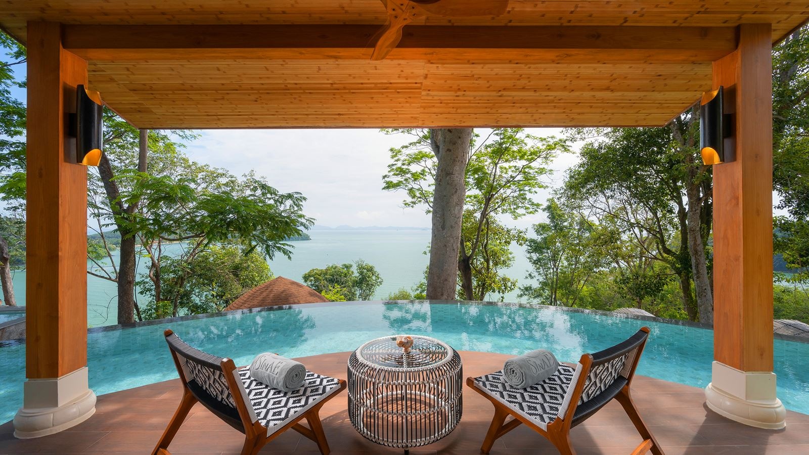 rooms-sinae-premier-pool-suite