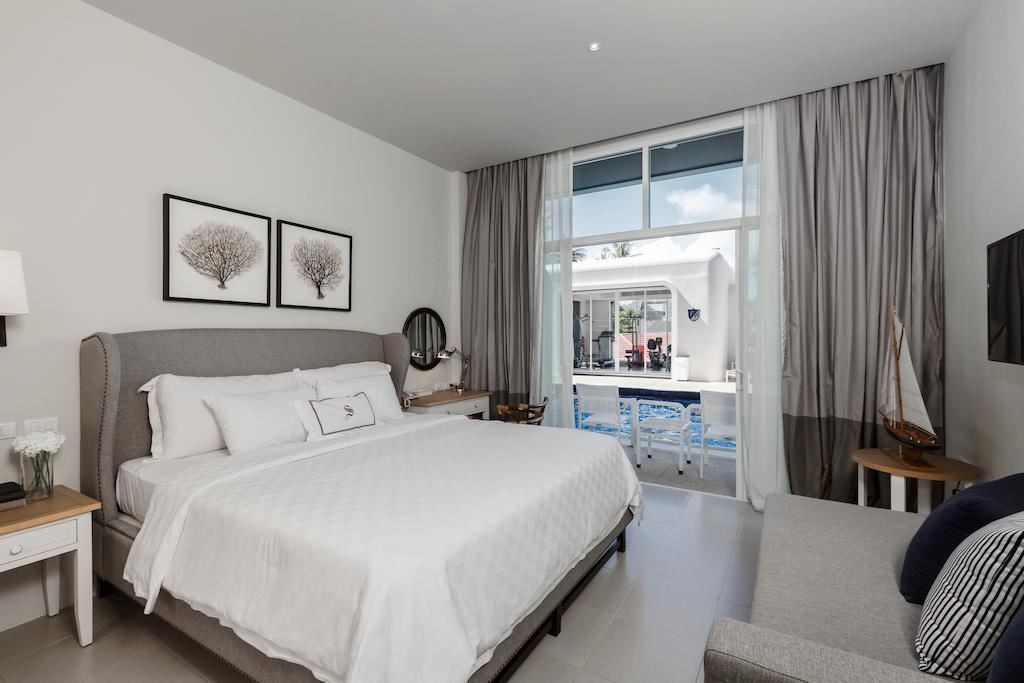 rooms-deluxe-pool-access