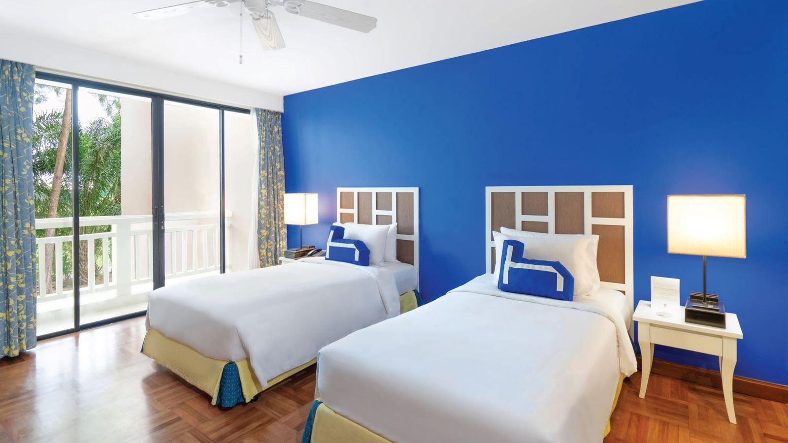 rooms-premier-golf-view-suite--twin