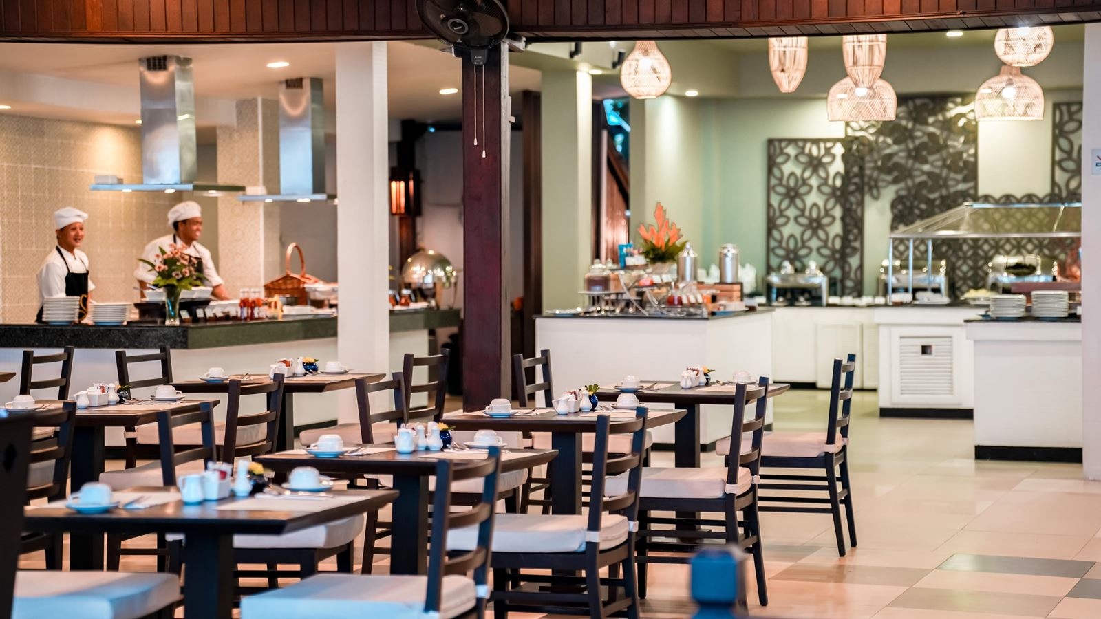 restaurants-the-beach-restaurant