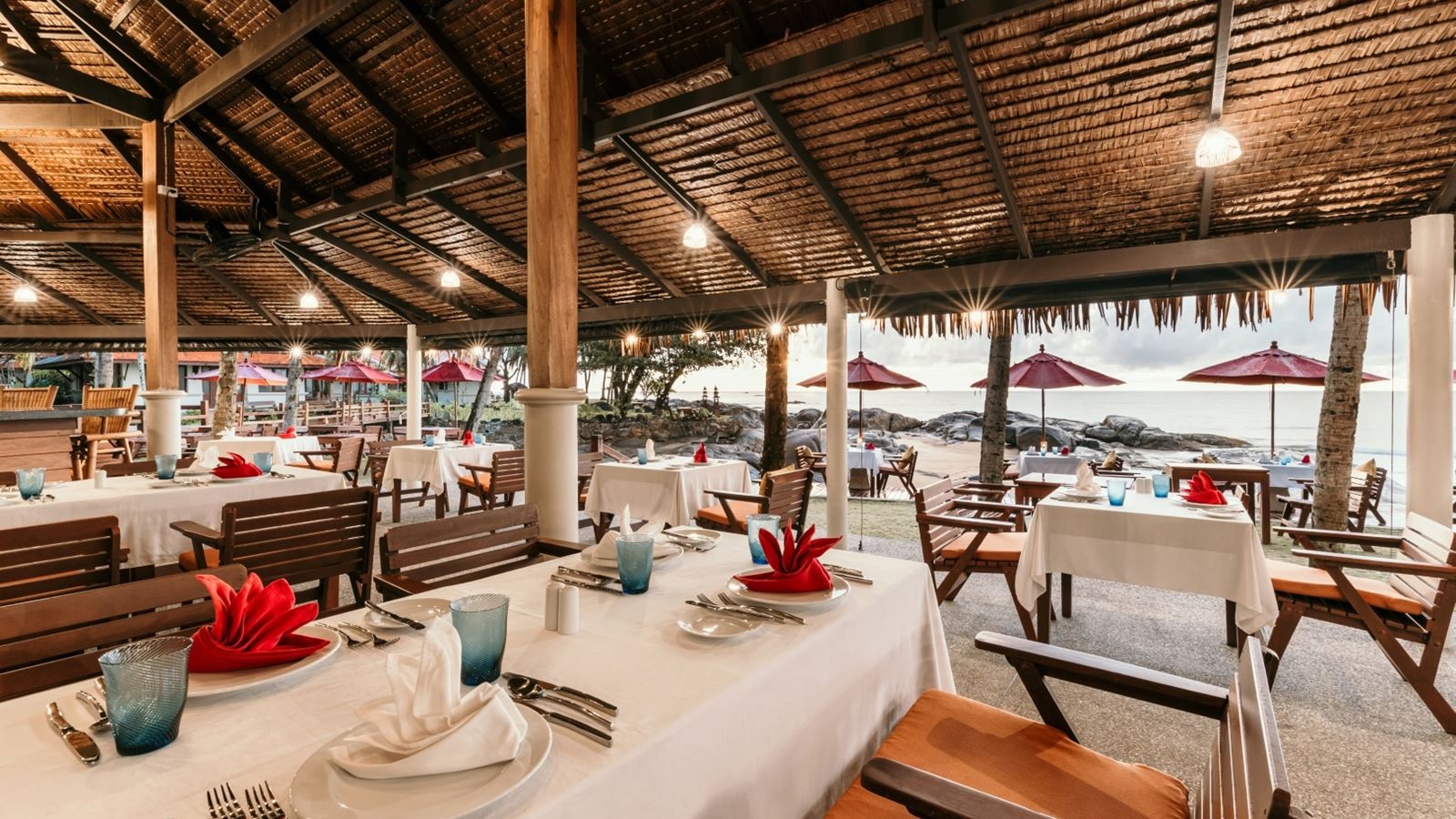 restaurants-sundowner-beach-terrace
