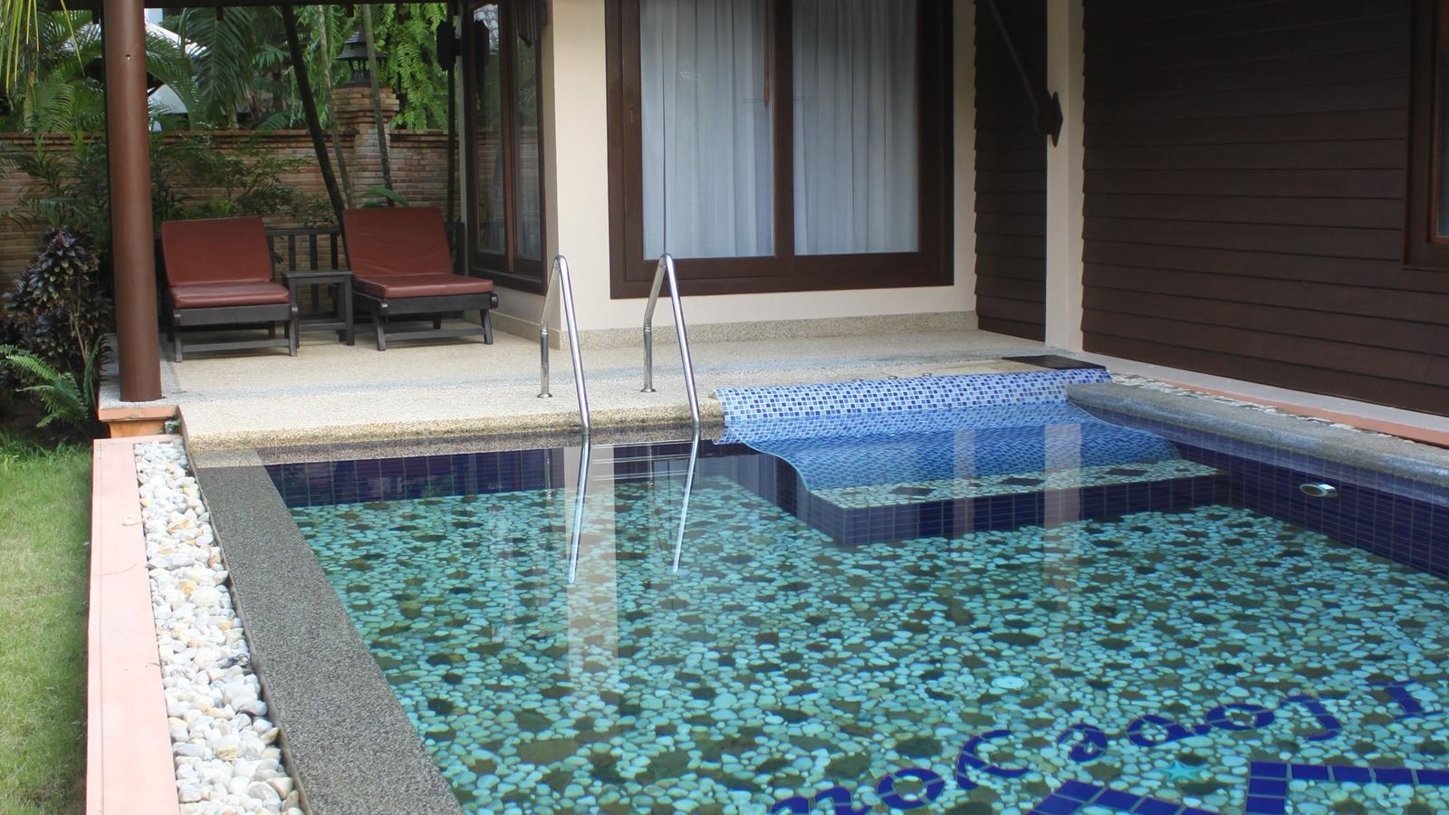 rooms-honeymoon-pool-garden-view