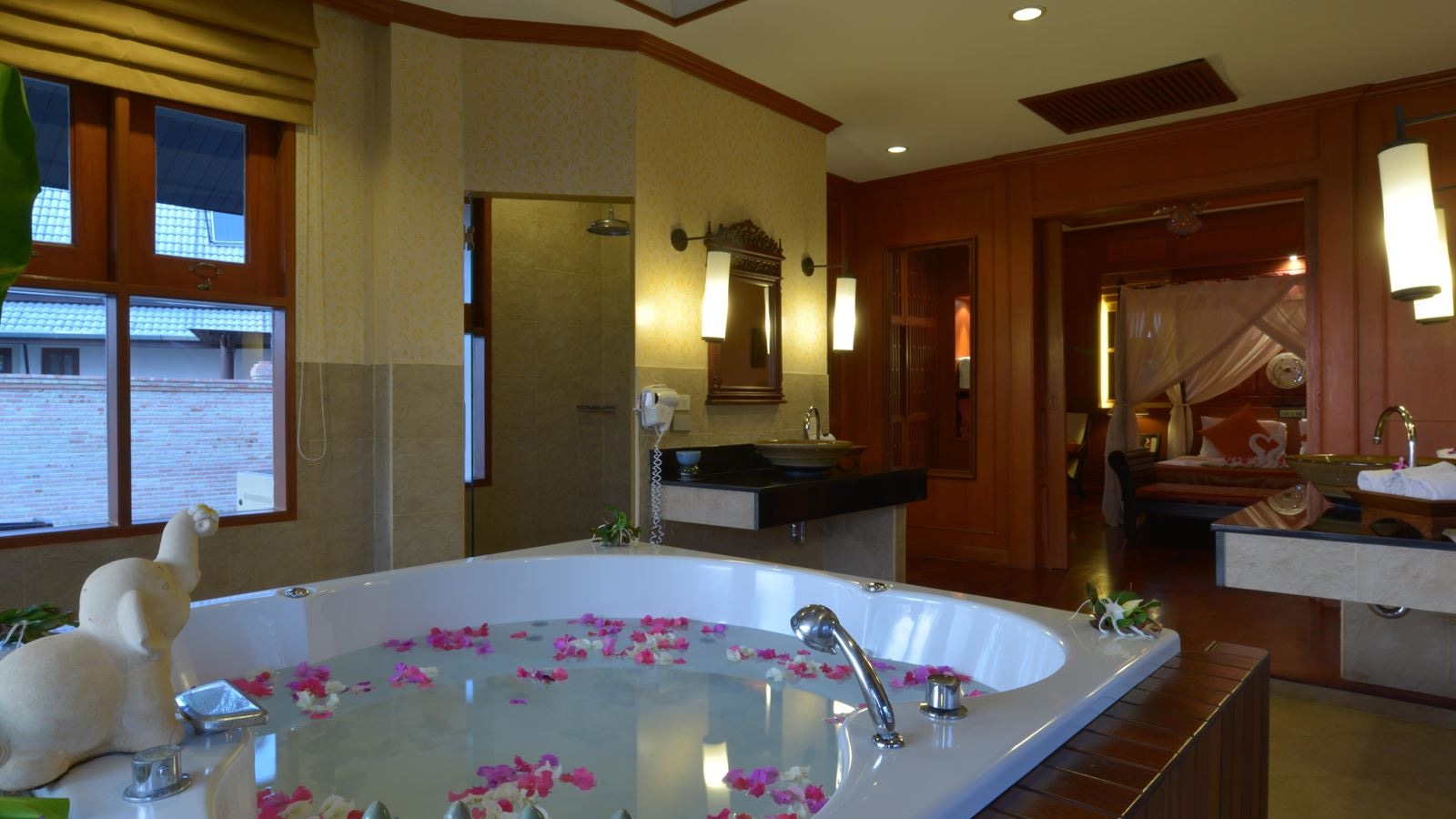 rooms-honeymoon-pool-garden-view