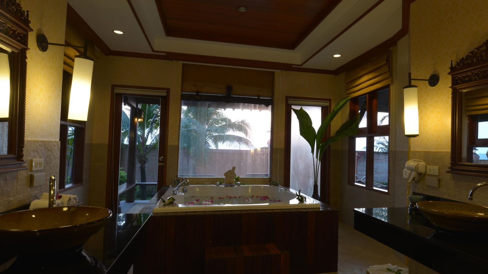 rooms-honeymoon-pool-garden-view