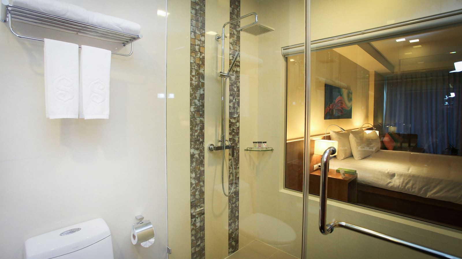 rooms-deluxe-pool-access