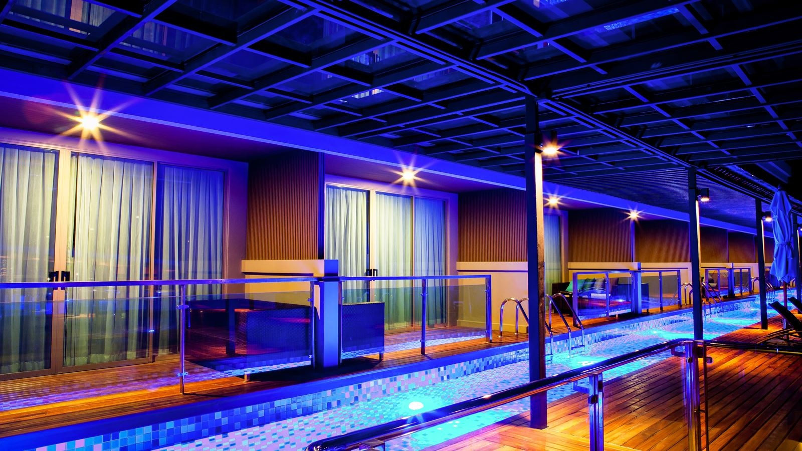 rooms-deluxe-pool-access