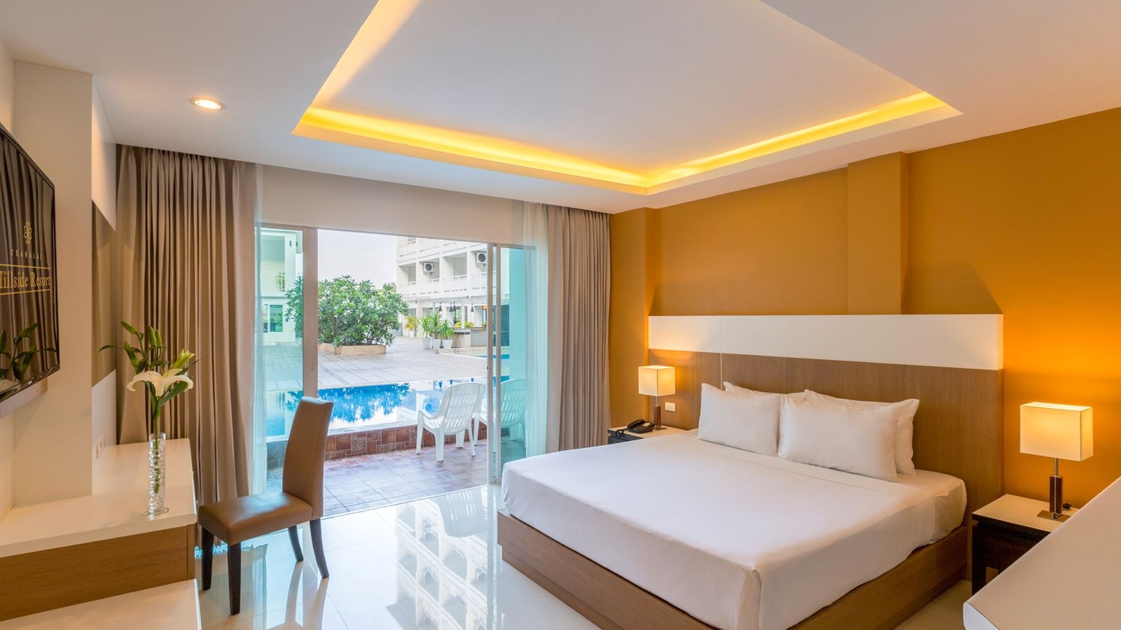 rooms-deluxe-pool-access-room