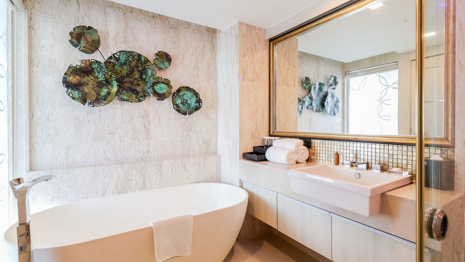 rooms-junior-suite-king