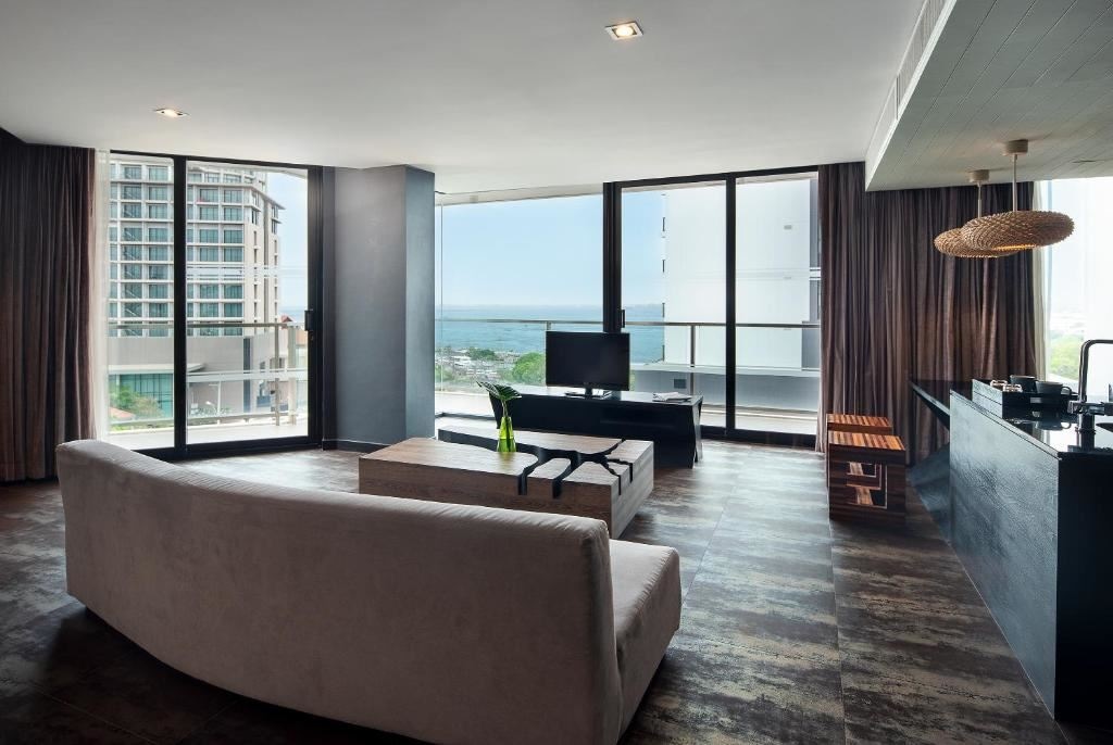 rooms-royal-suite-sea-view