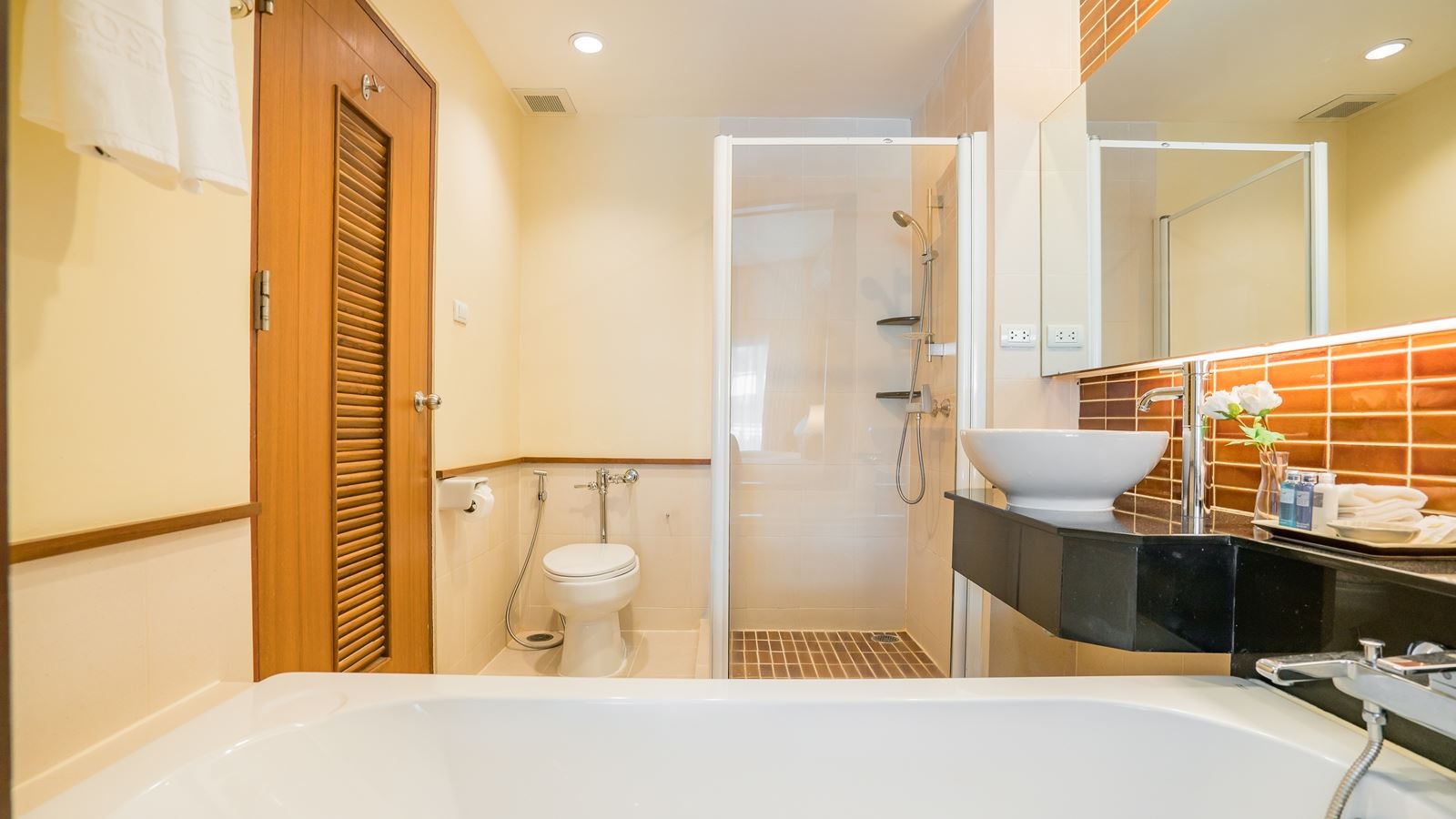 rooms-deluxe-room-roh