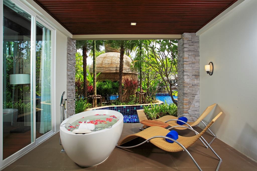 rooms-moken-suite-pool-access