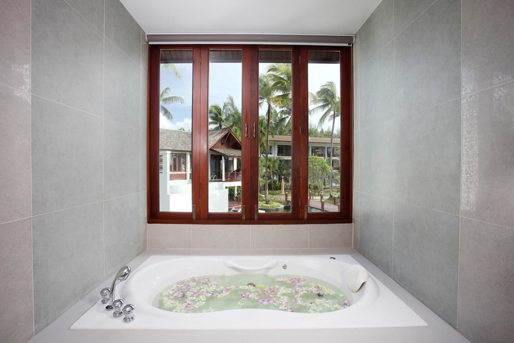 rooms-water-pool-villa-1st-child-sharing-bed