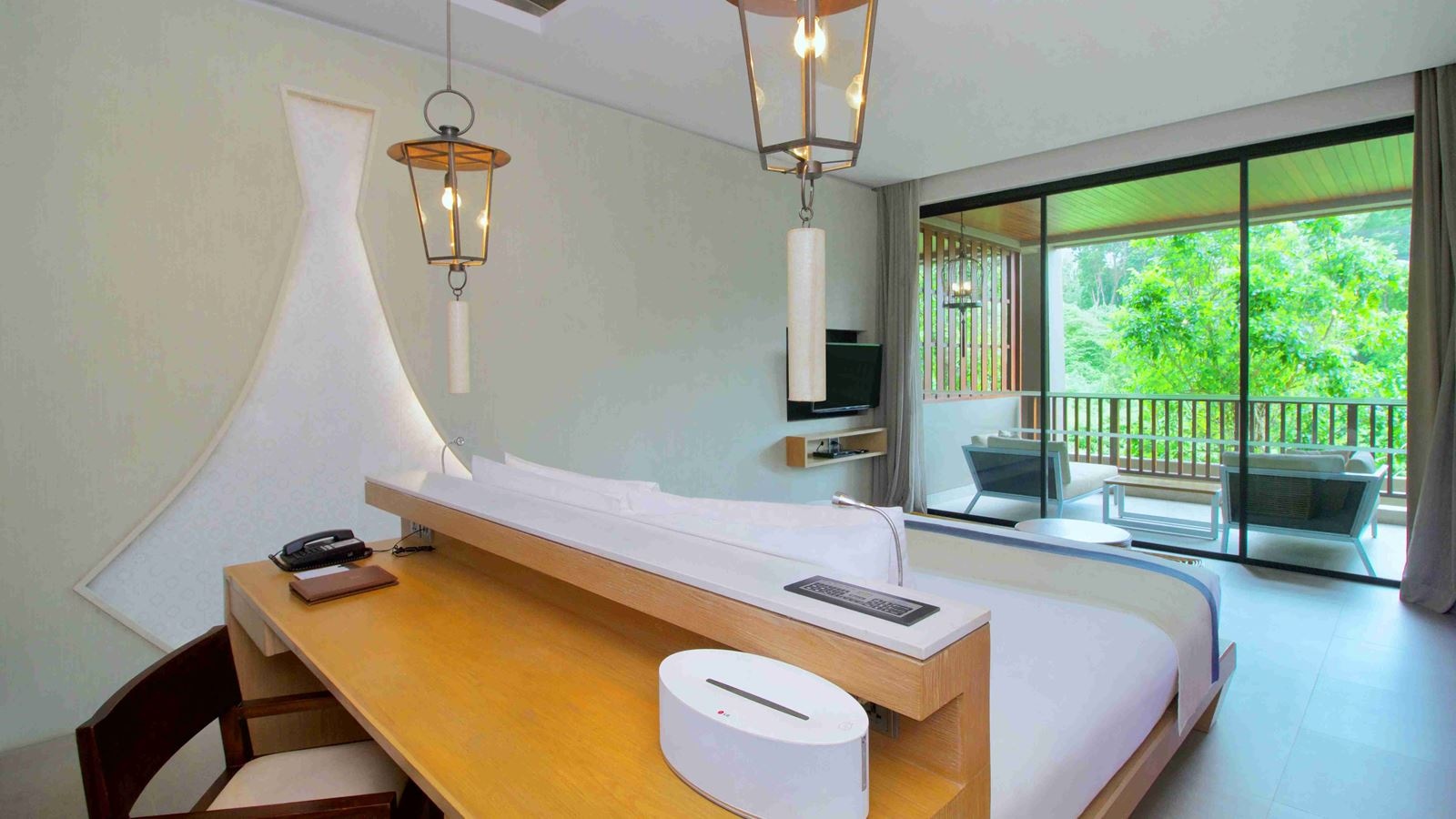 rooms-premier-room-1-king-bed