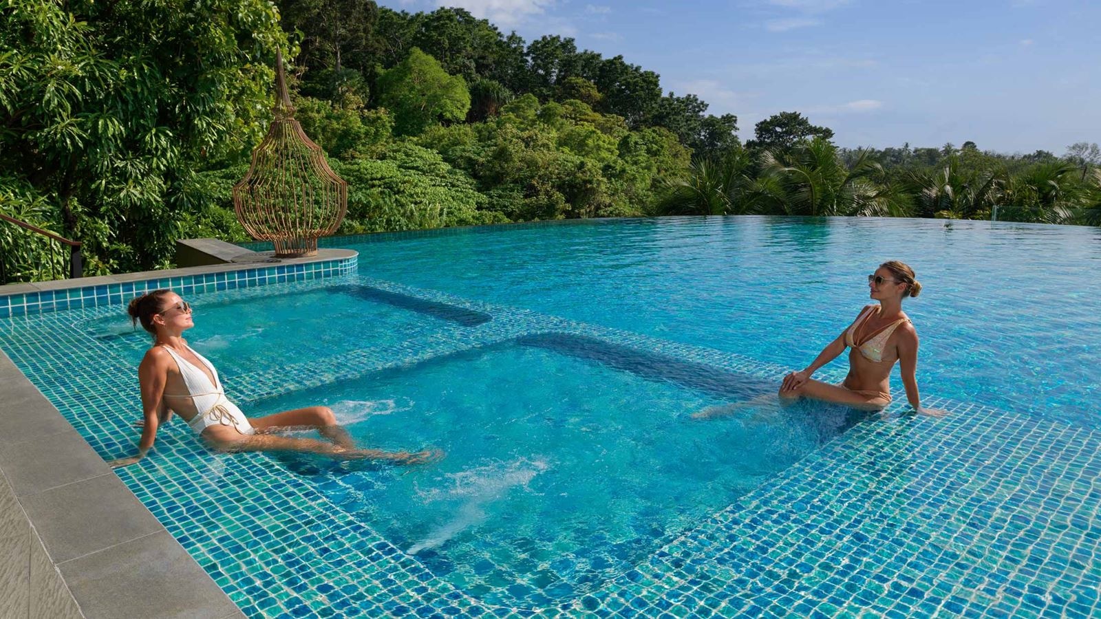 bars-chivas-pool-bar