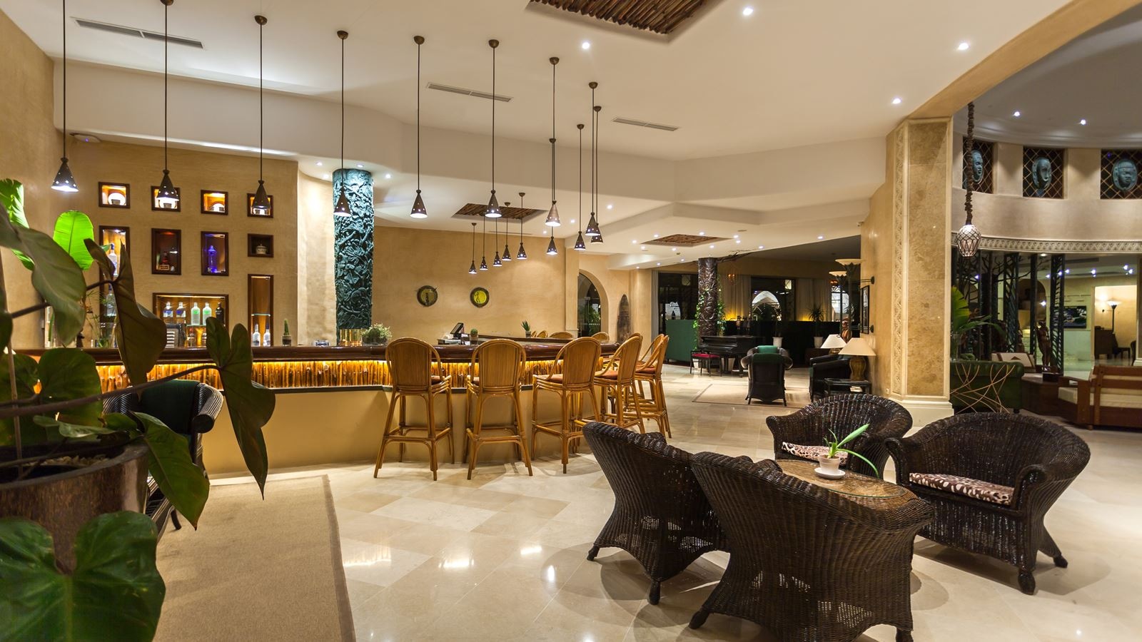 bars-le-zanzibar-lobby-bar-may--october-1000--0000--every-day