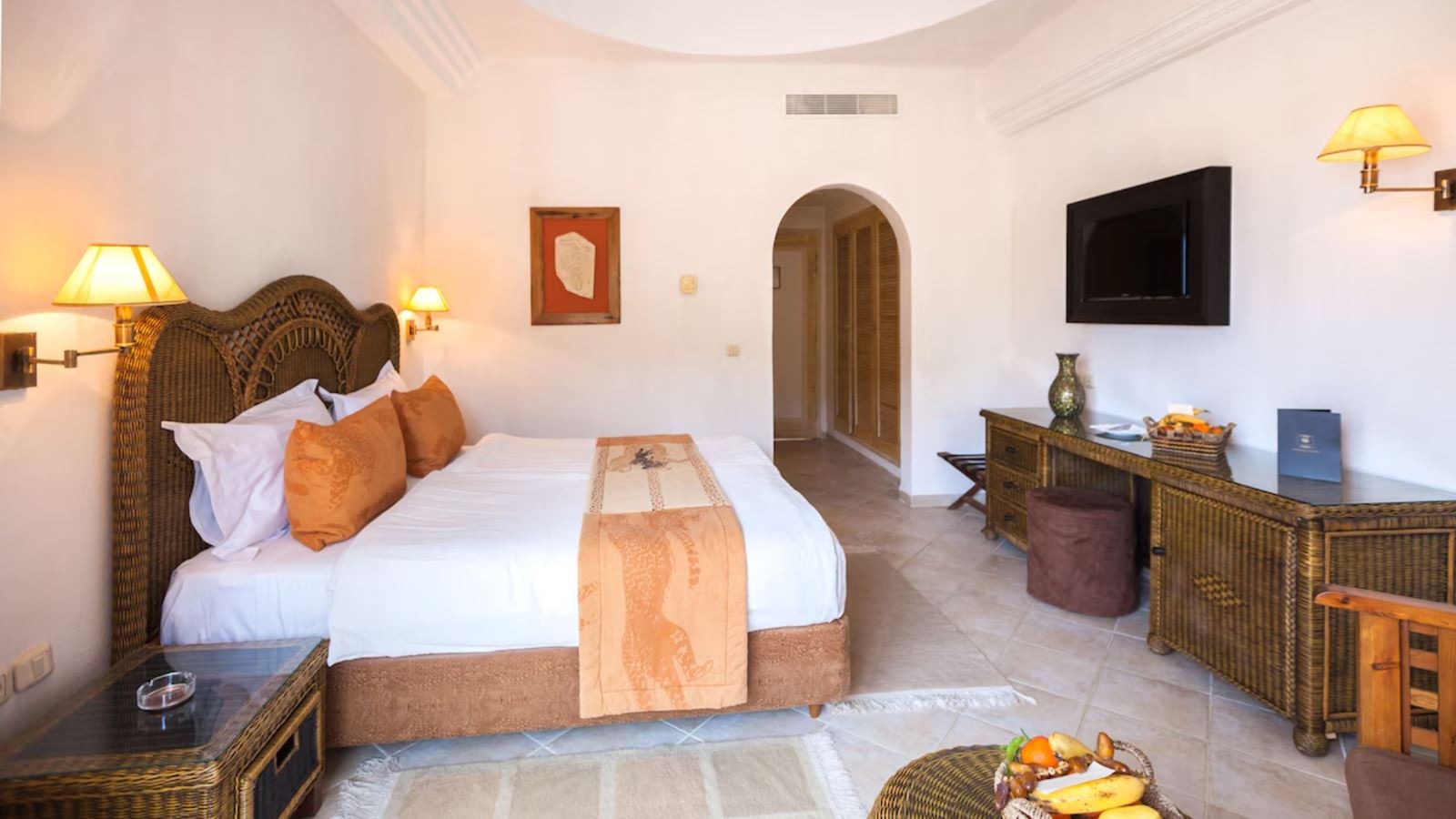 rooms-room-pool-view