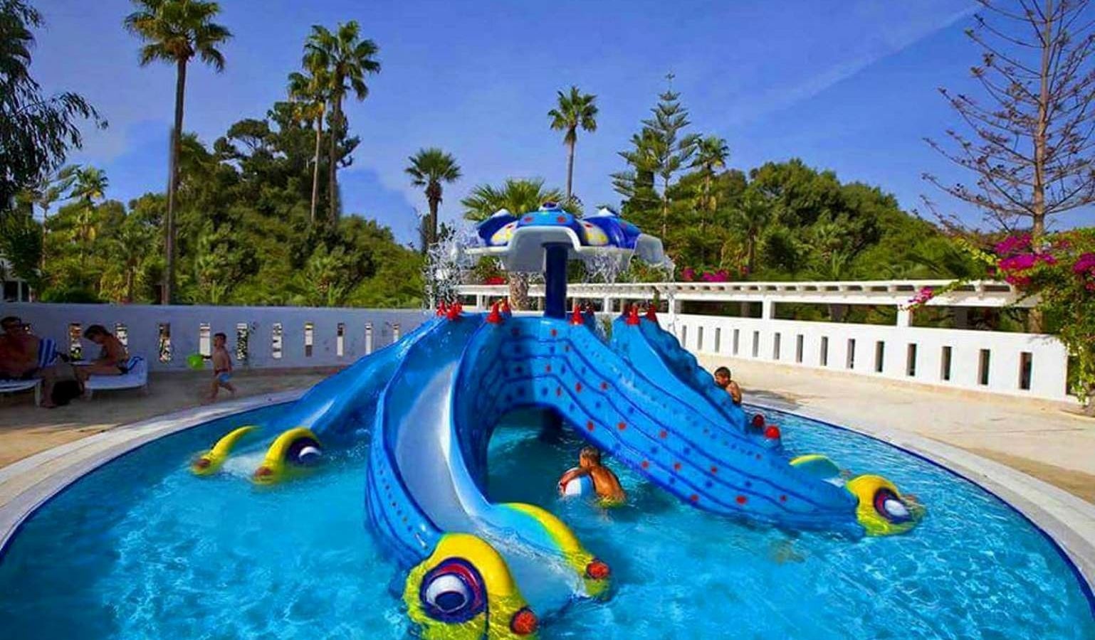 water-park-outdoor-childrens-pool