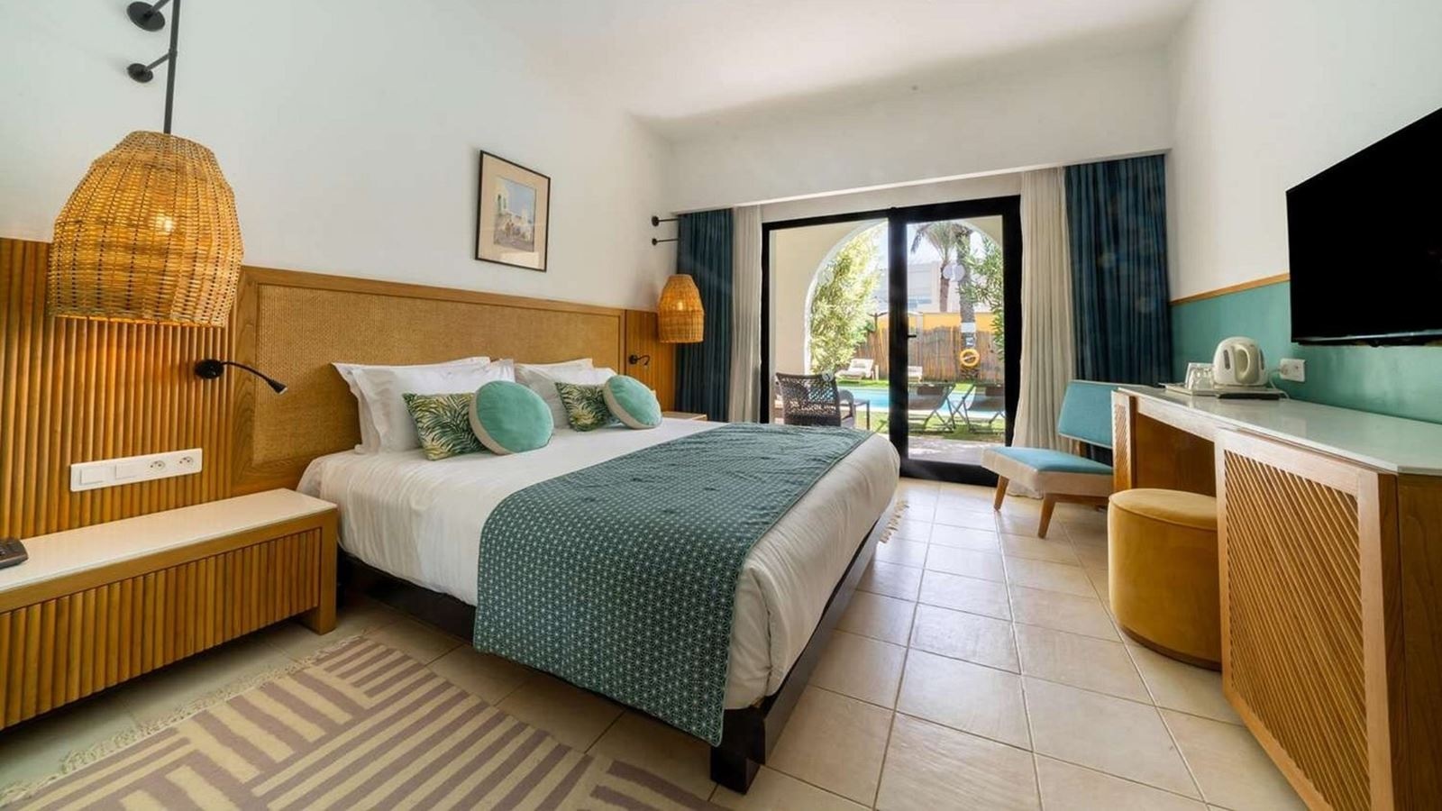 rooms-double-swim-up-room-garden-view