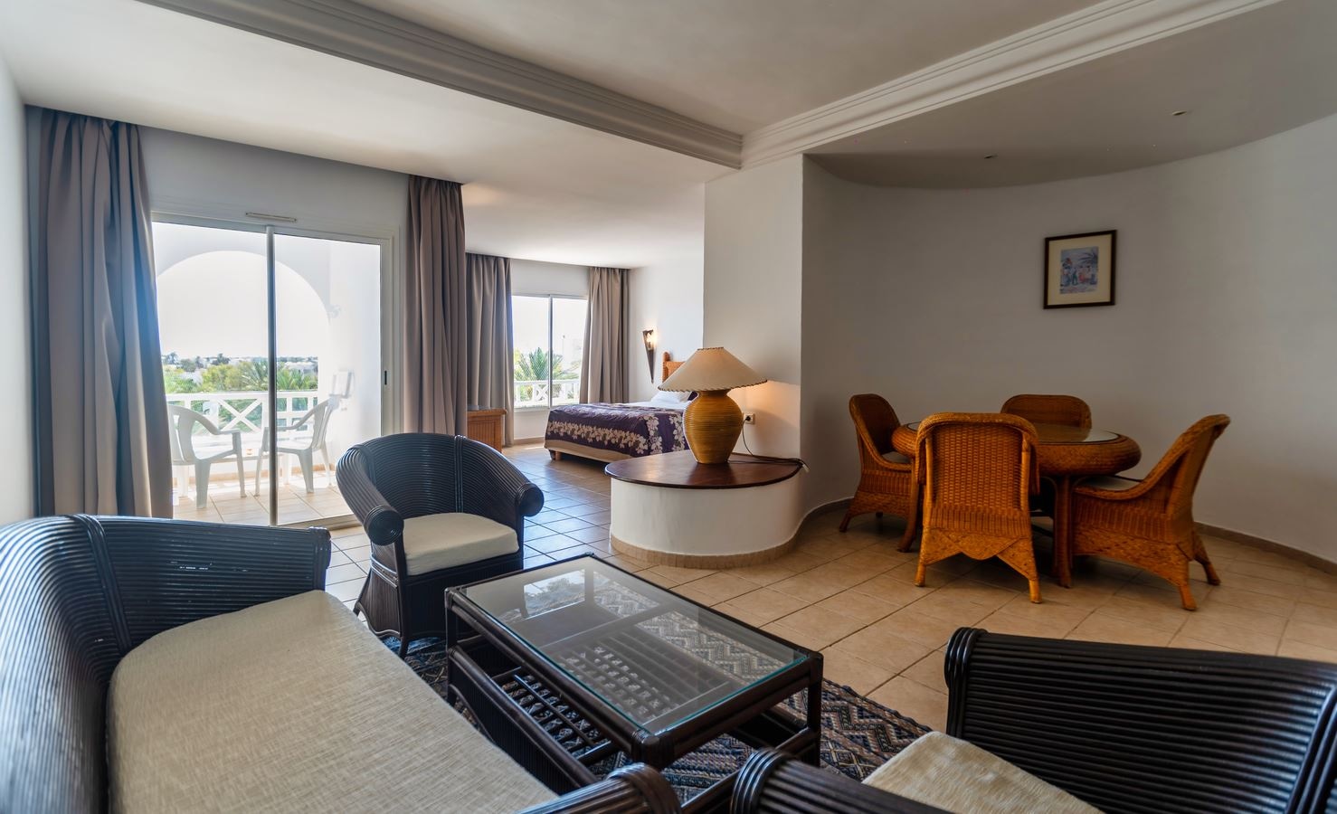 rooms-room-family-garden-view