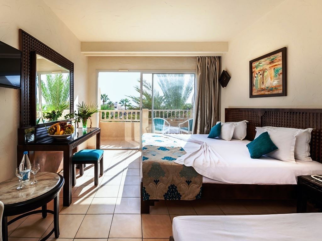 rooms-double-standard-room-seaview