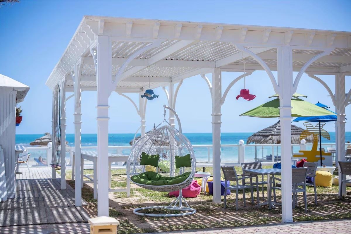 bars-beachpool-bar-june--october