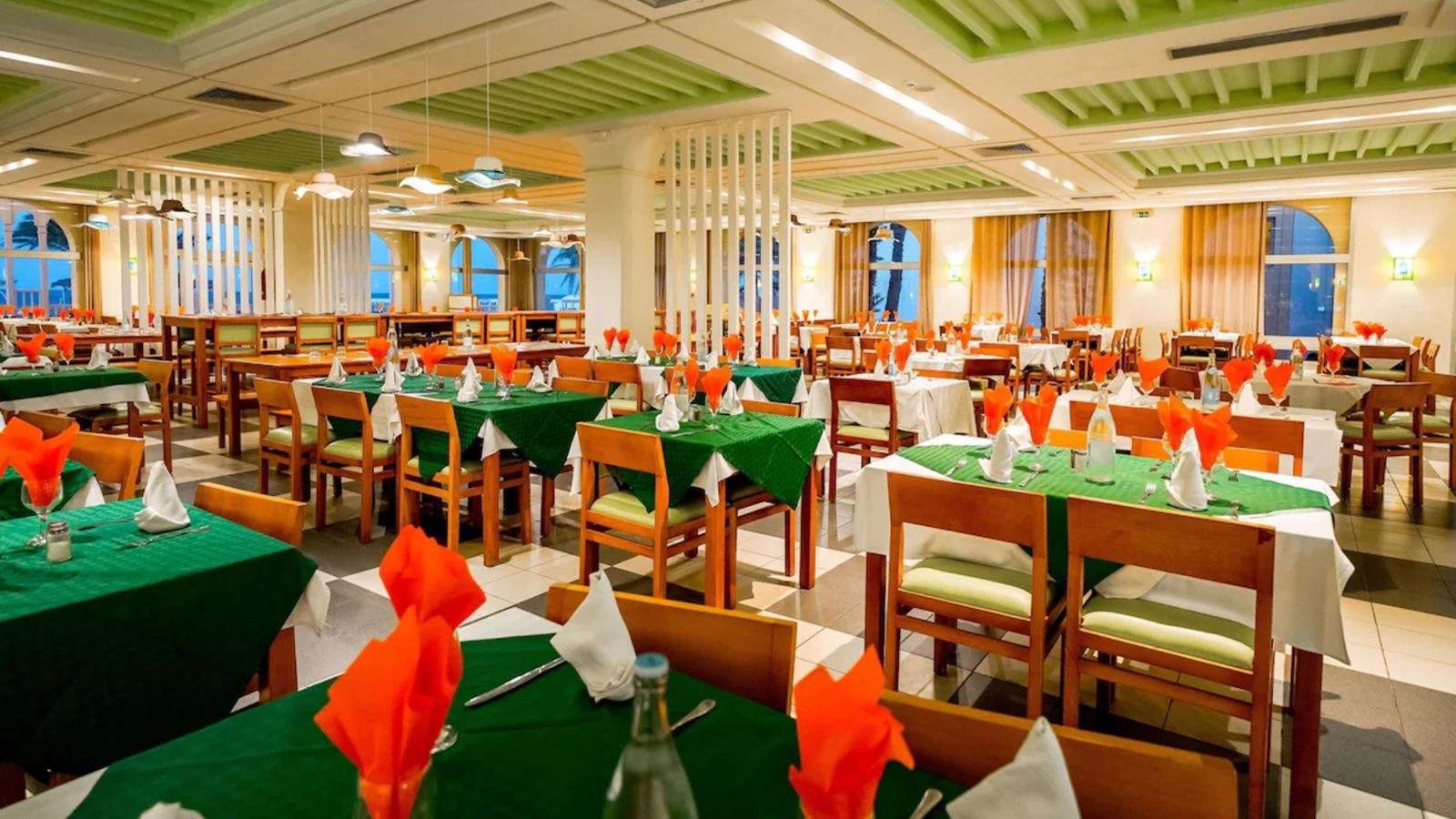 restaurants-restaurants