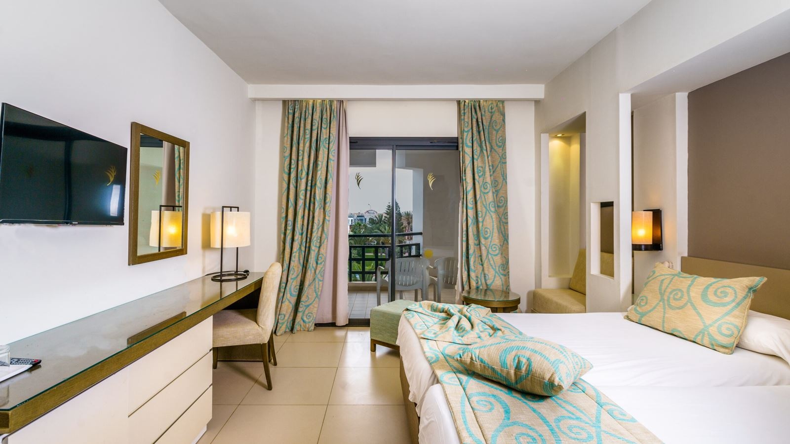 rooms-double-standard-room-garden-view