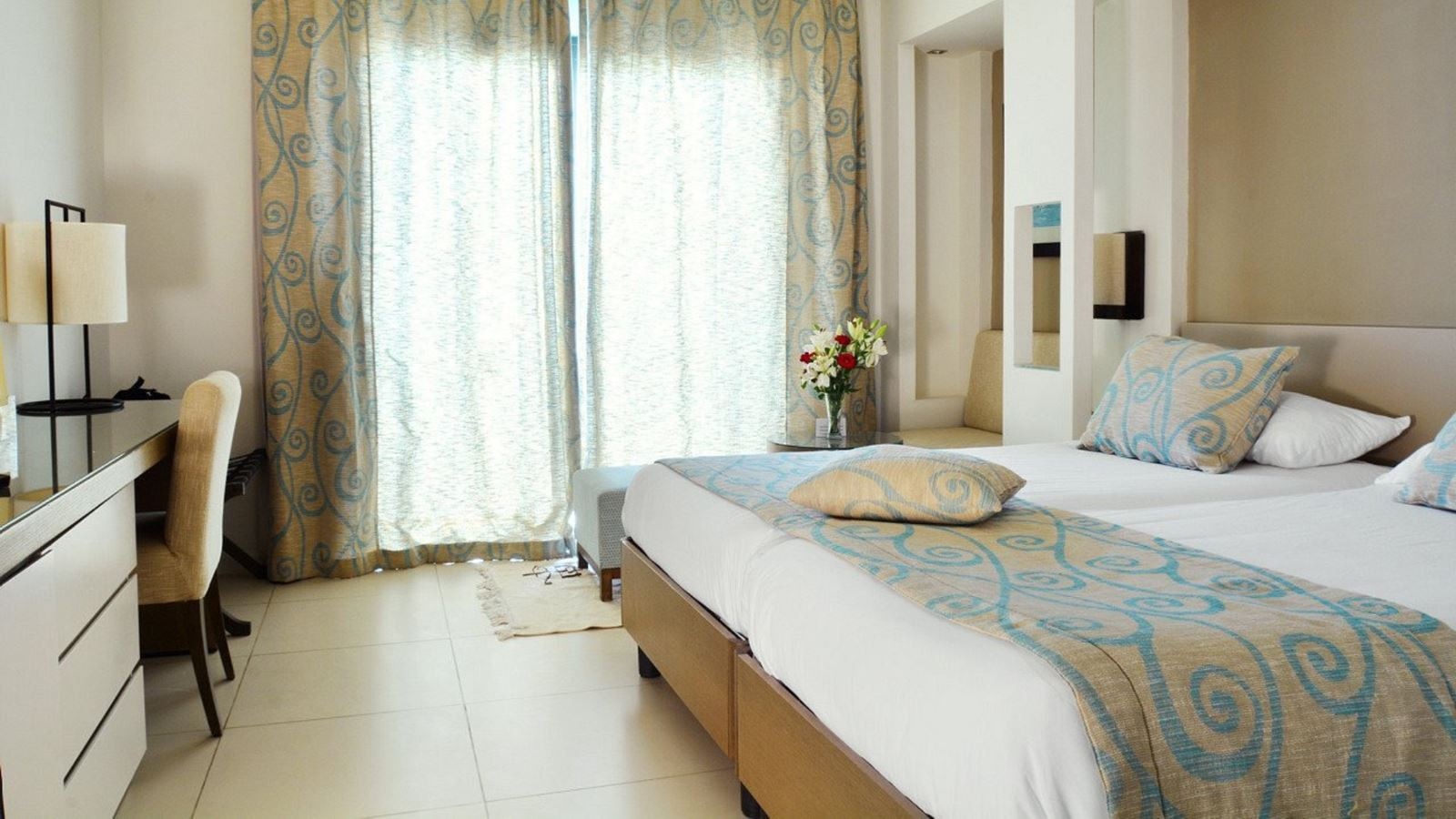 rooms-room-single-gardenview