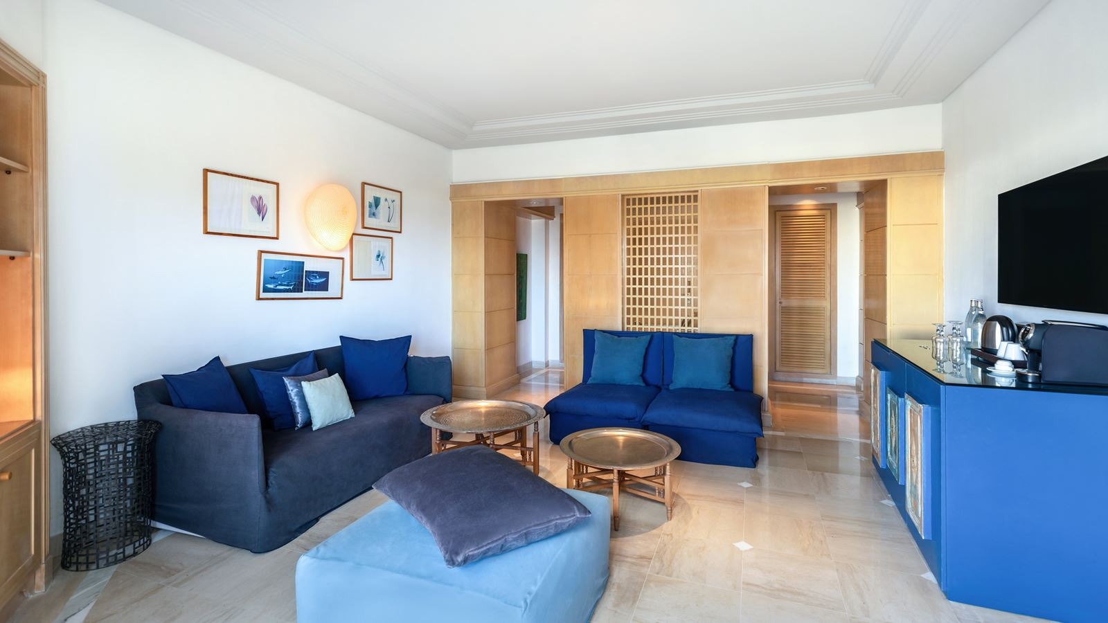 rooms-ambassador-suite-sea-pool-view-balcony