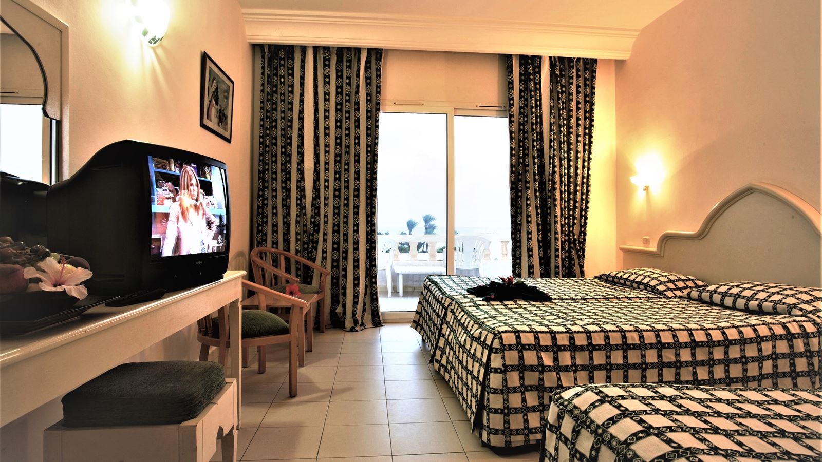 rooms-quadruple-room-with-balcon