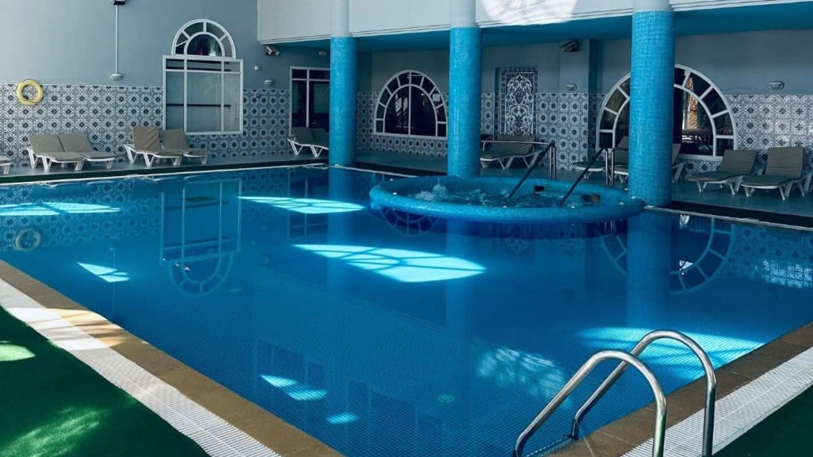pools-indoor-pool