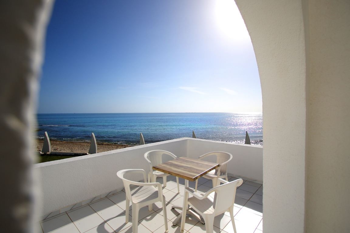 rooms-room-standard-seaview