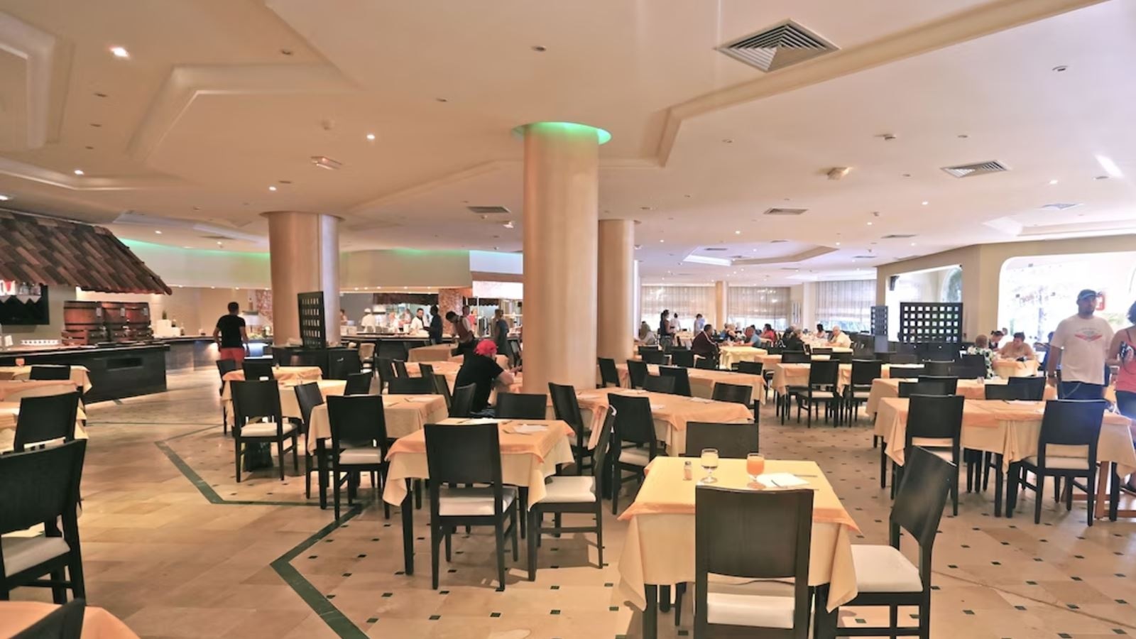 restaurants-nedra-main-restaurant