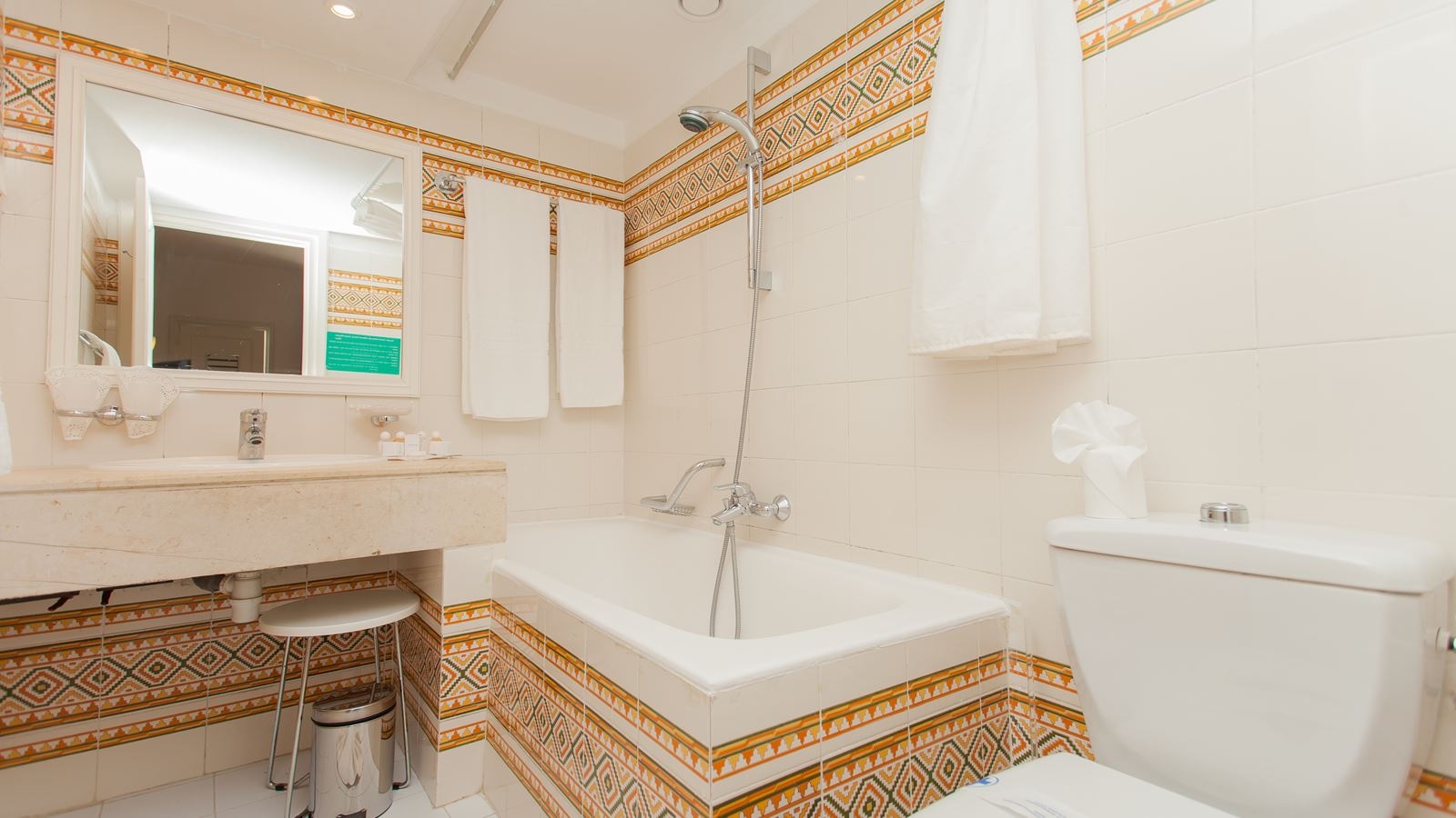 rooms-bungalow-family