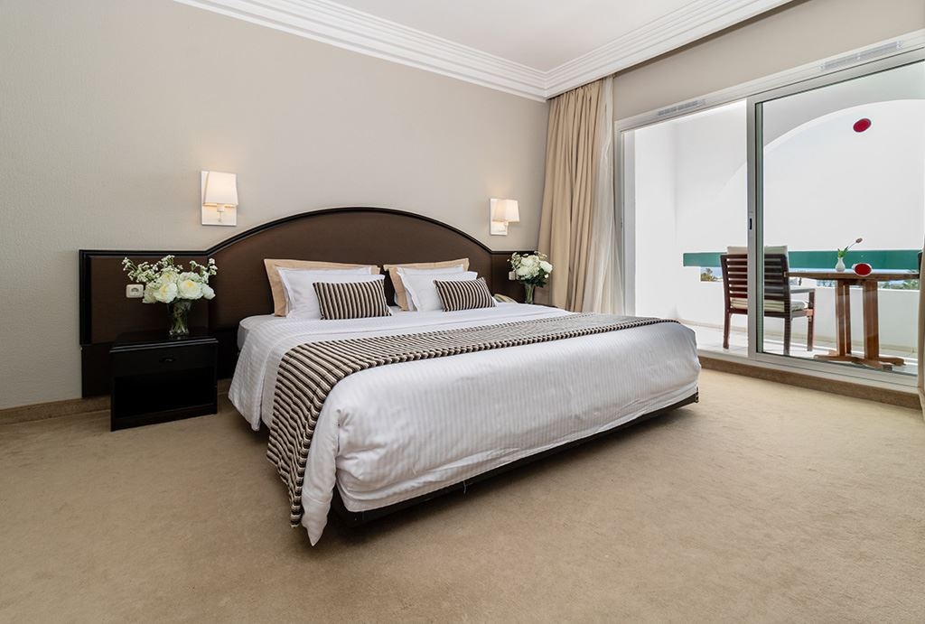 rooms-suite-junior-with-balcony-or-terrace