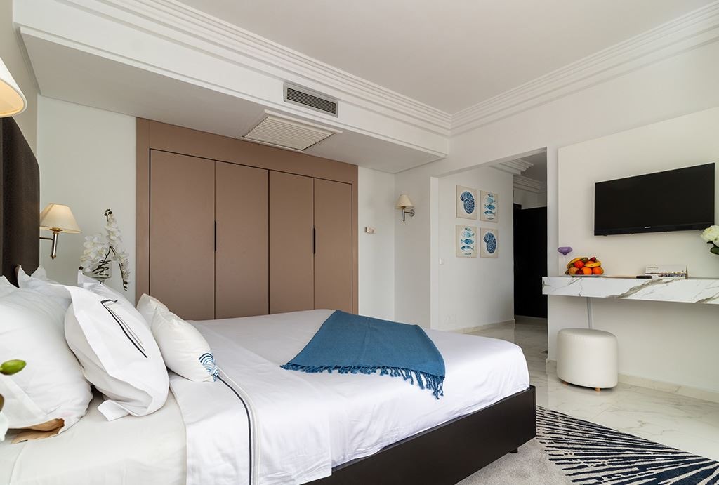 rooms-suite-junior-with-balcony-or-terrace