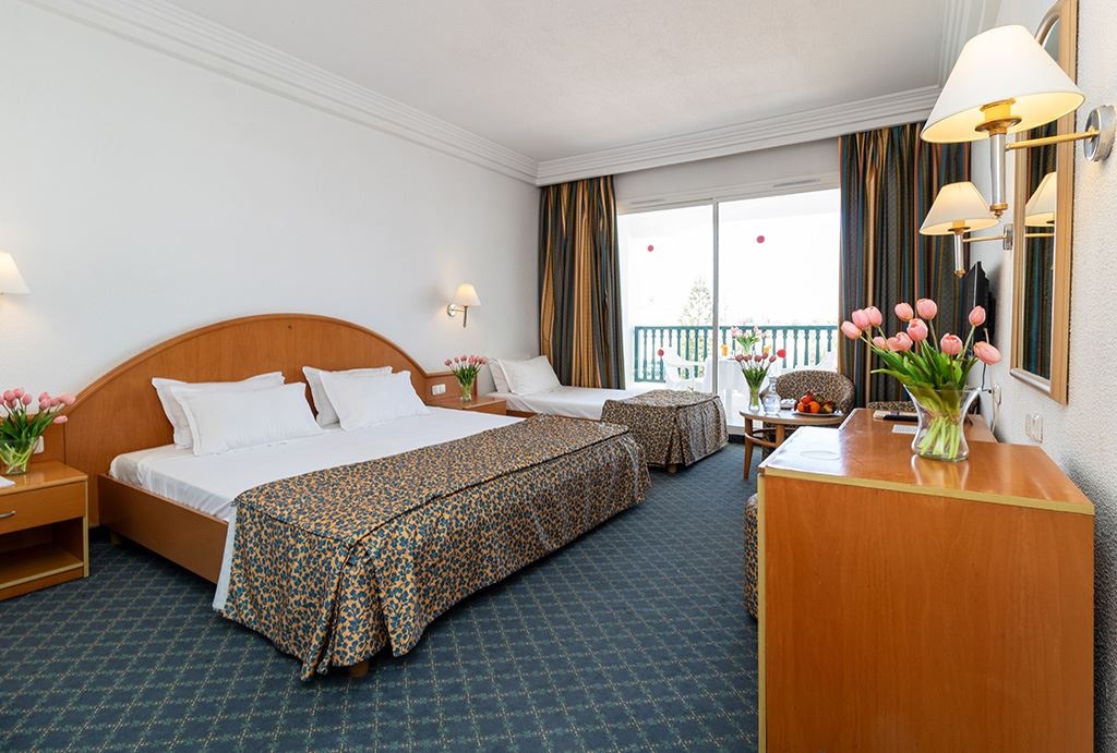 rooms-triple-standard-room