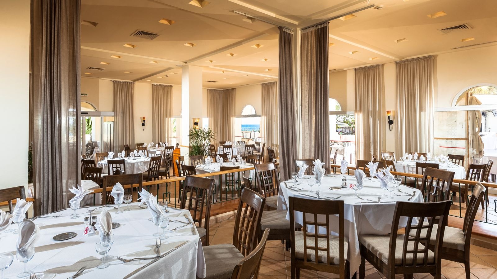 restaurants-main-restaurant