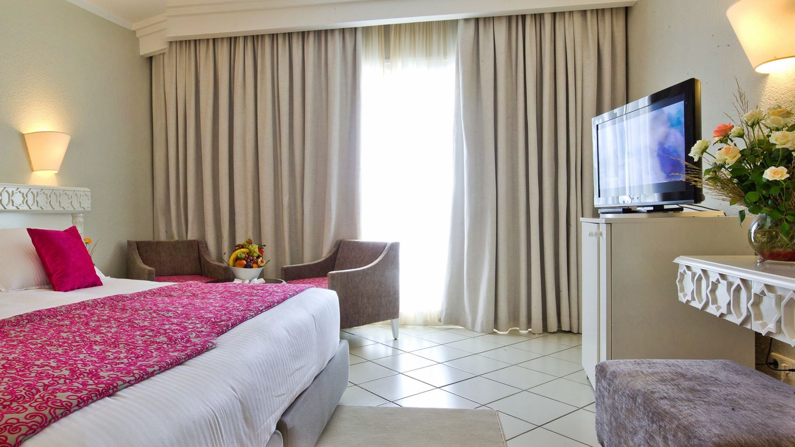 rooms-suite-junior-with-balcony-or-terrace