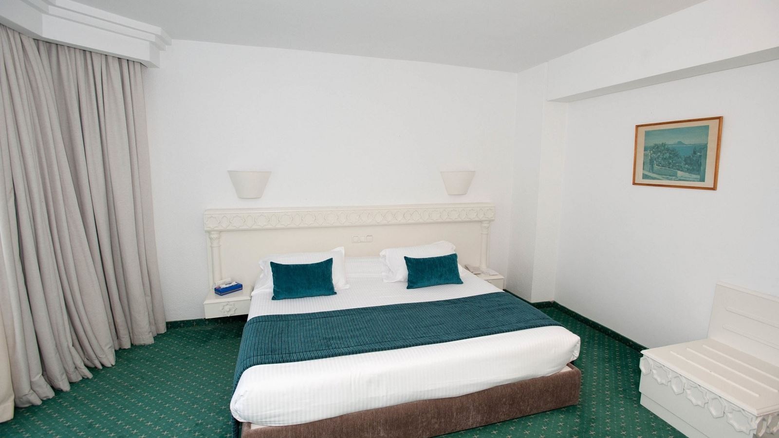 rooms-standard-room-side-sea-view