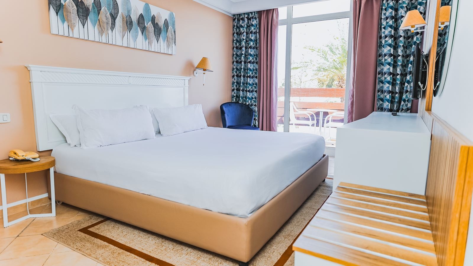 rooms-double-standard-room-gardenview