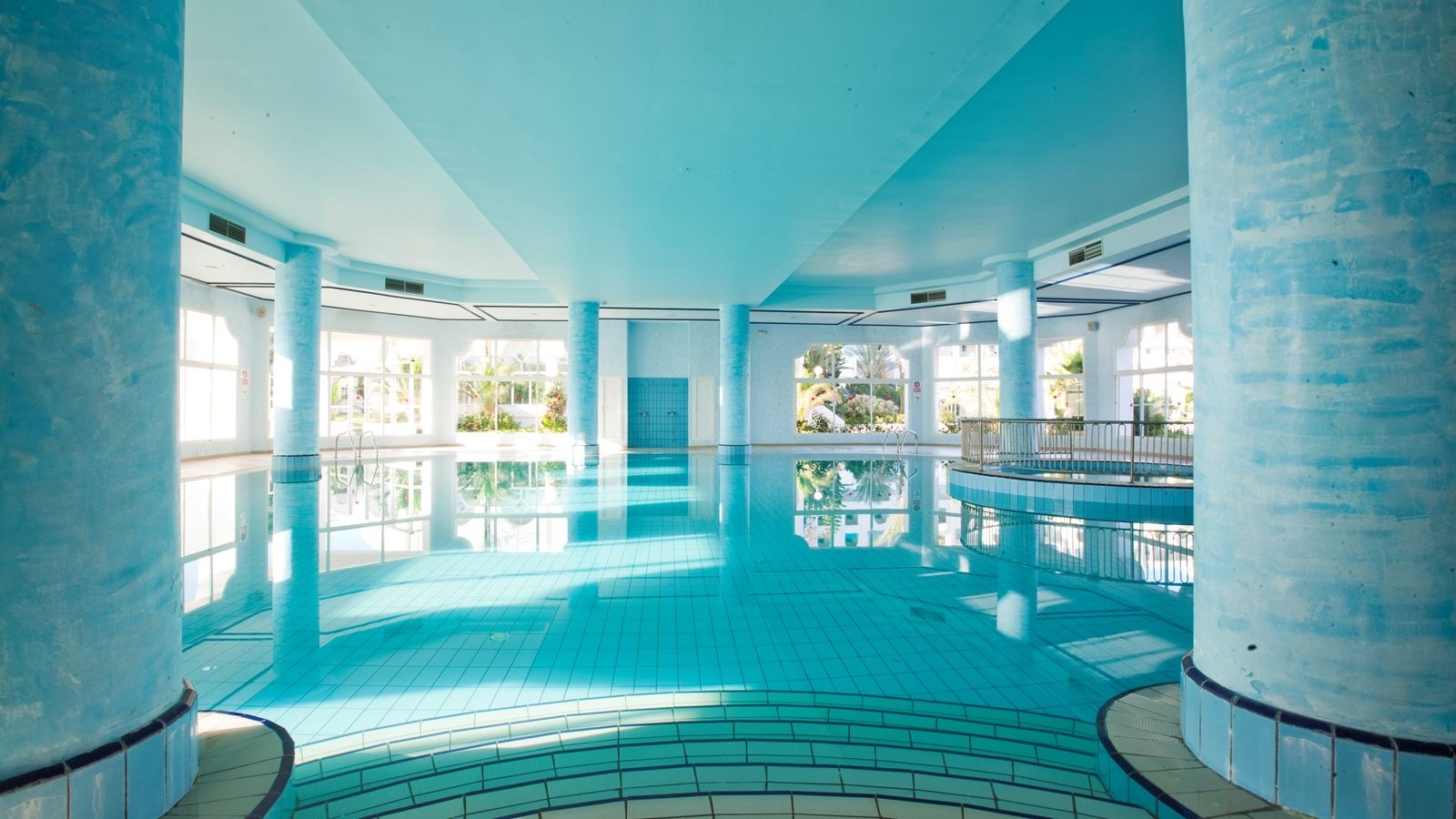 pools-indoor-pool