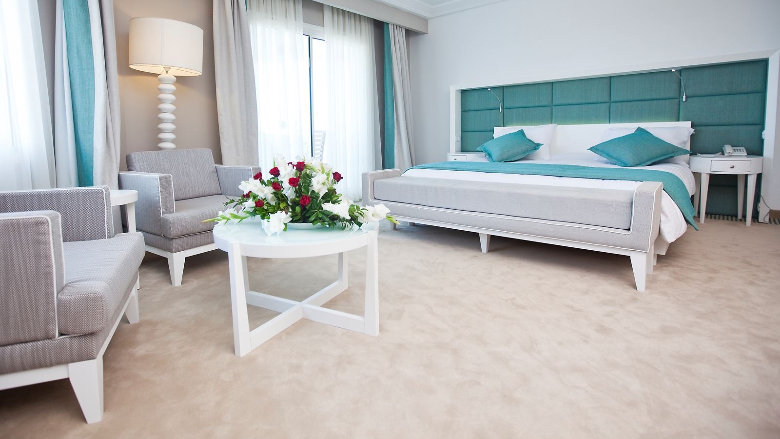 rooms-suite-junior-with-balcony-or-terrace