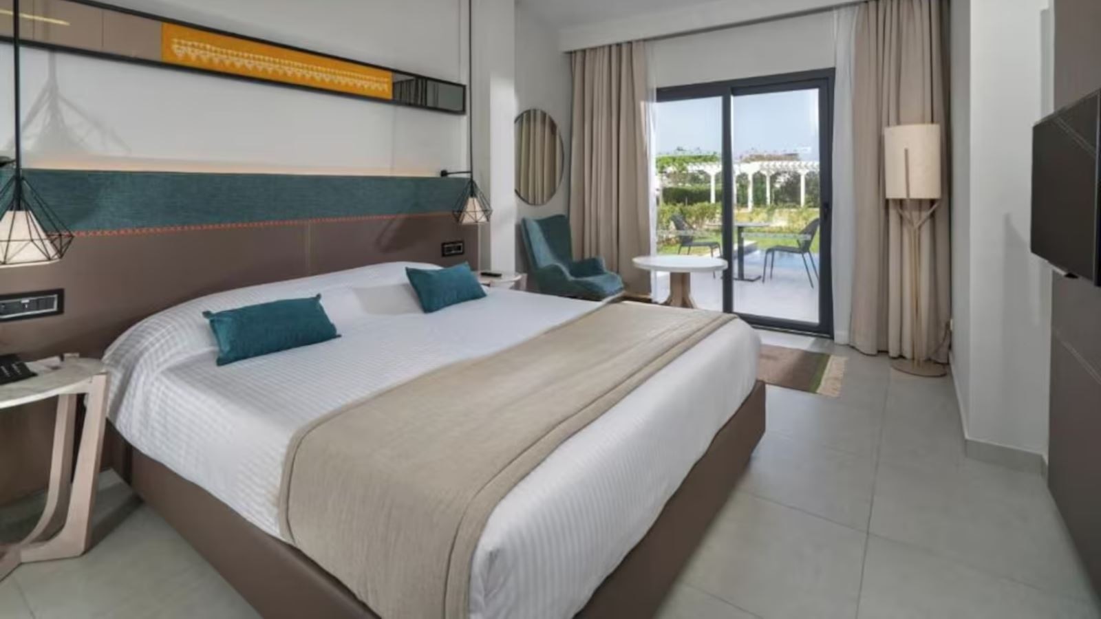 rooms-family-garden-view-bungalow