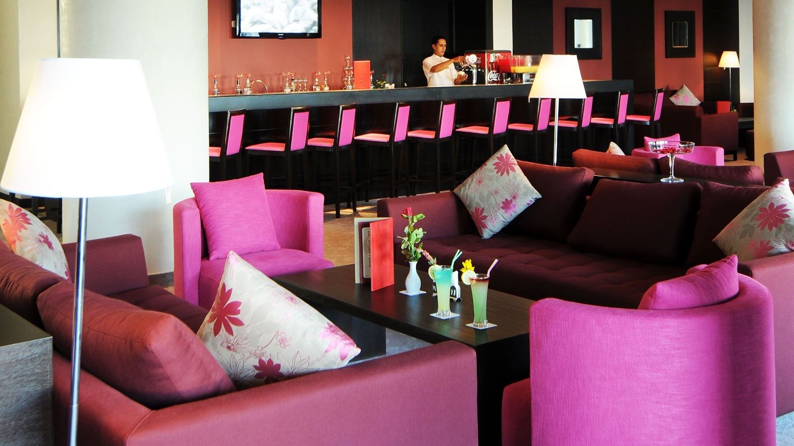 bars-lobby-bar-flower-garden