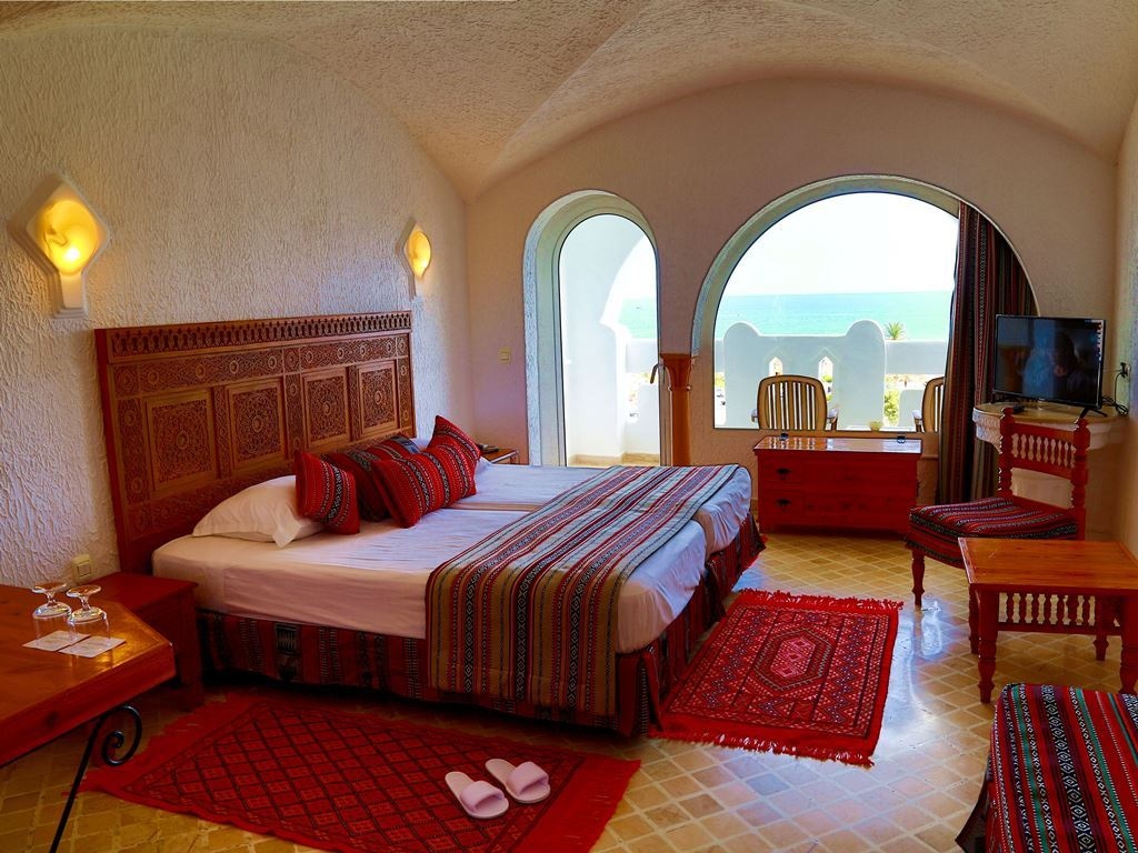 rooms-room-standard-seaview