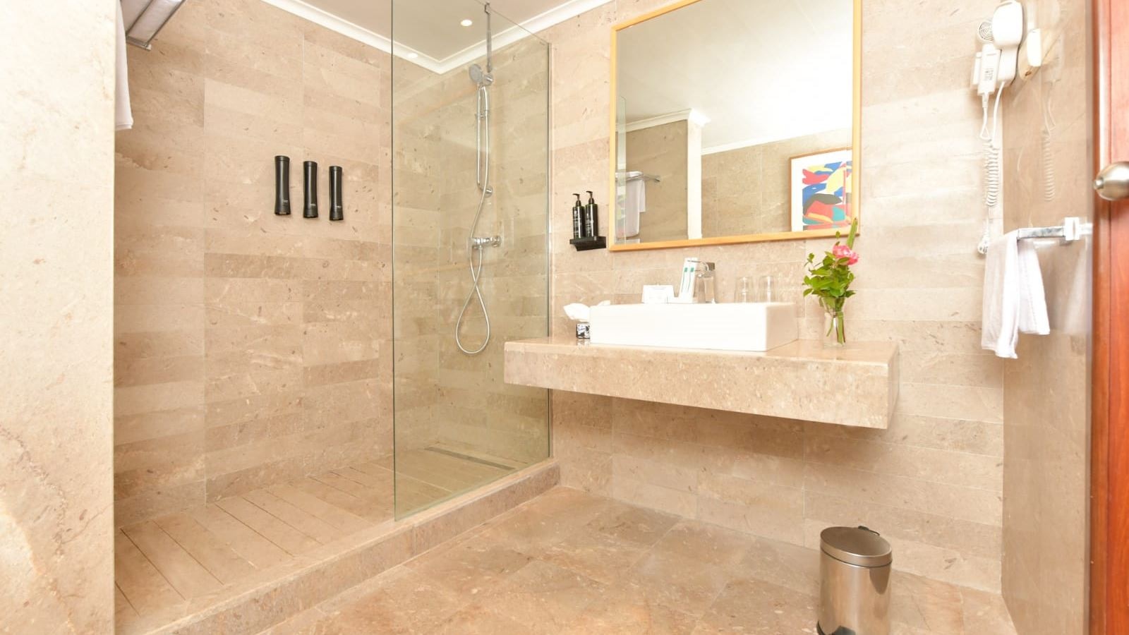 rooms-room-superior-garden-view