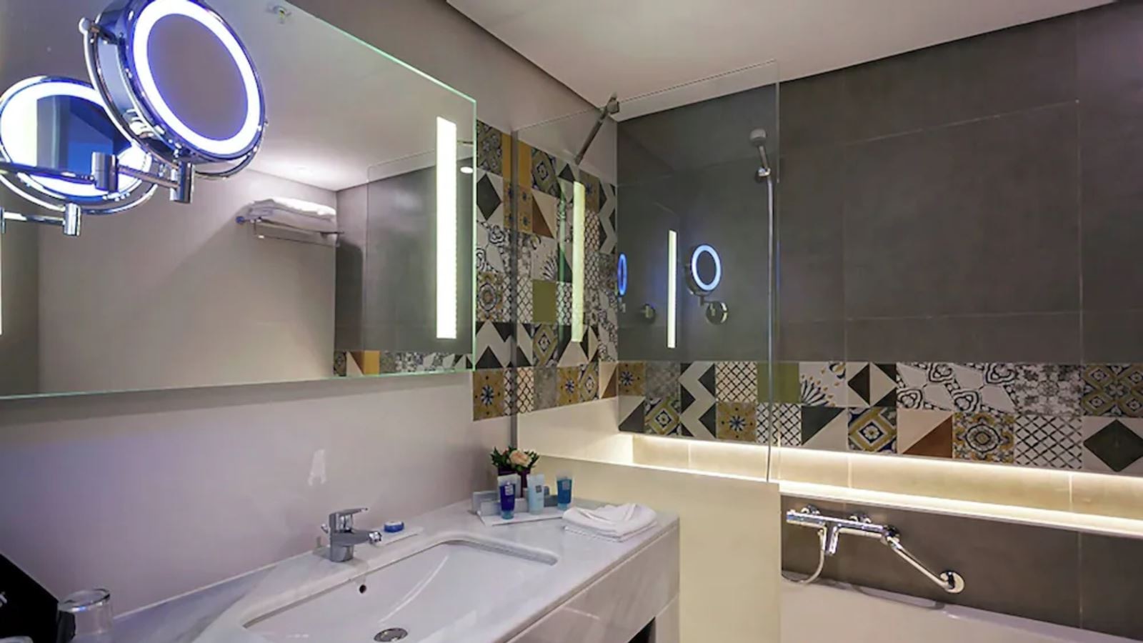 rooms-partial-sea-view-room